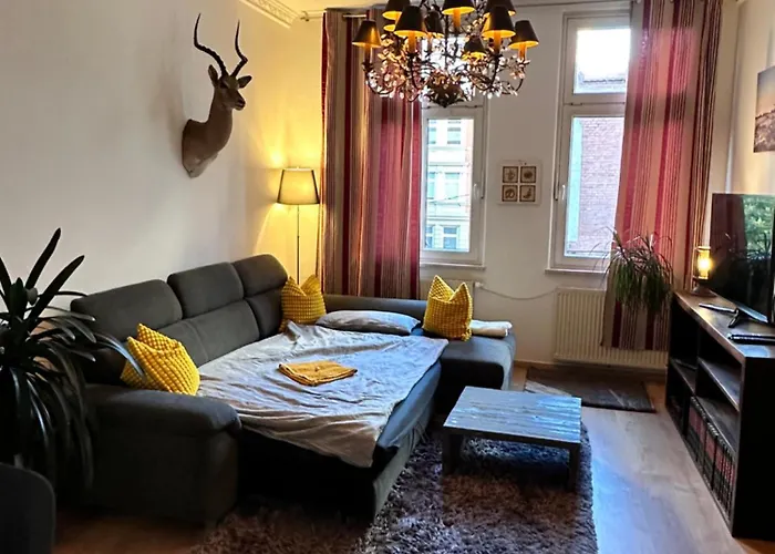 City Altstadt Appartement In Unmittelbarer Naehe Zu Saale Und Marktplatz Mit Privatem Parkplatz