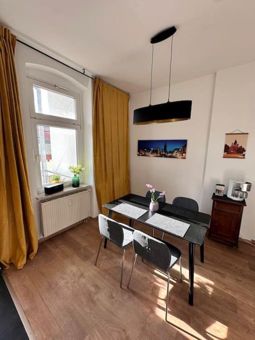 Apartment Altstadt In Unmittelbarer Naehe Zu Saale Und Marktplatz Mit Privatem Parkplatz *